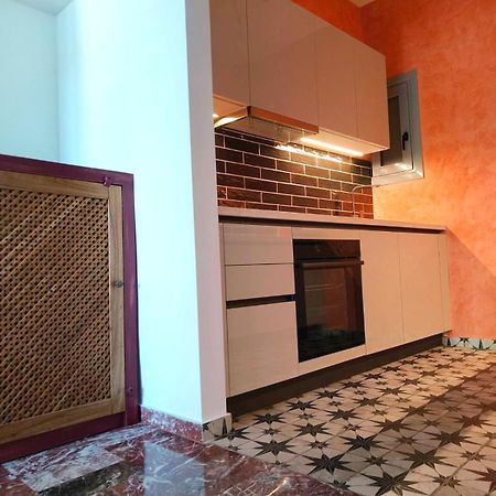 Stylish Artistic Flat With View, Three Min To Metro Appartement Athene Buitenkant foto