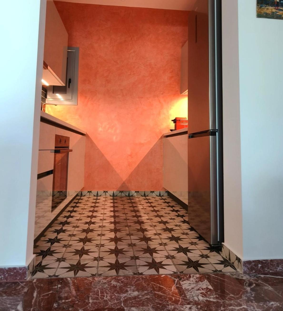 Stylish Artistic Flat With View, Three Min To Metro Appartement Athene Buitenkant foto